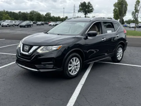 More photos of 2017 Nissan Rogue SV at Auto Boutique Ohio, OH