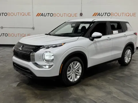 More photos of 2022 Mitsubishi Outlander ES at Auto Boutique Ohio, OH