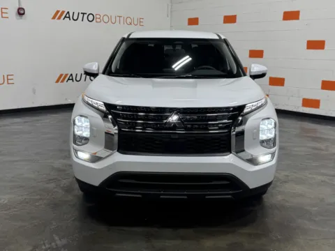 Another view of 2022 Mitsubishi Outlander ES for sale in Columbus, OH at Auto Boutique Ohio