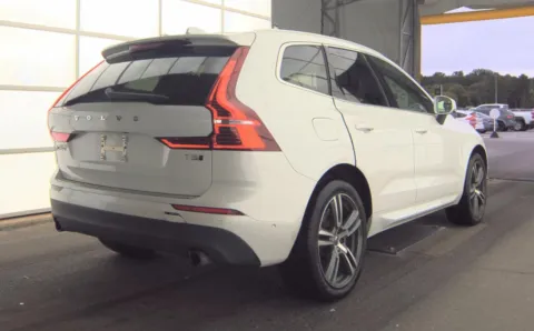 More photos of 2018 Volvo XC60 Momentum at Auto Boutique Ohio, OH