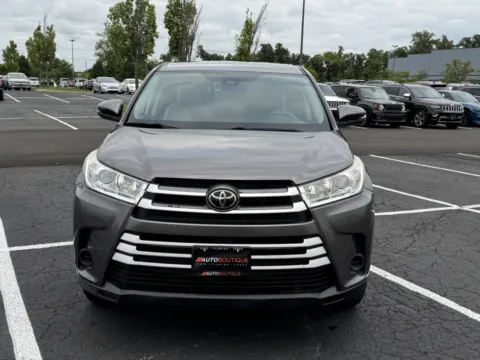 Another view of 2018 Toyota Highlander LE for sale in Columbus, OH at Auto Boutique Ohio