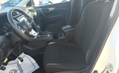 More photos of 2019 Nissan Rogue Sport S at Auto Boutique Ohio, OH