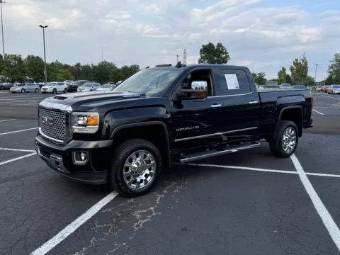More photos of 2017 GMC Sierra 2500HD Denali at Auto Boutique Ohio, OH