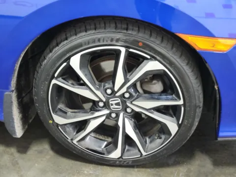 More photos of 2019 Honda Civic Si Sedan Si w/Summer Tires at Auto Boutique Ohio, OH