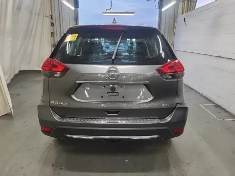 More photos of 2017 Nissan Rogue S at Auto Boutique Ohio, OH