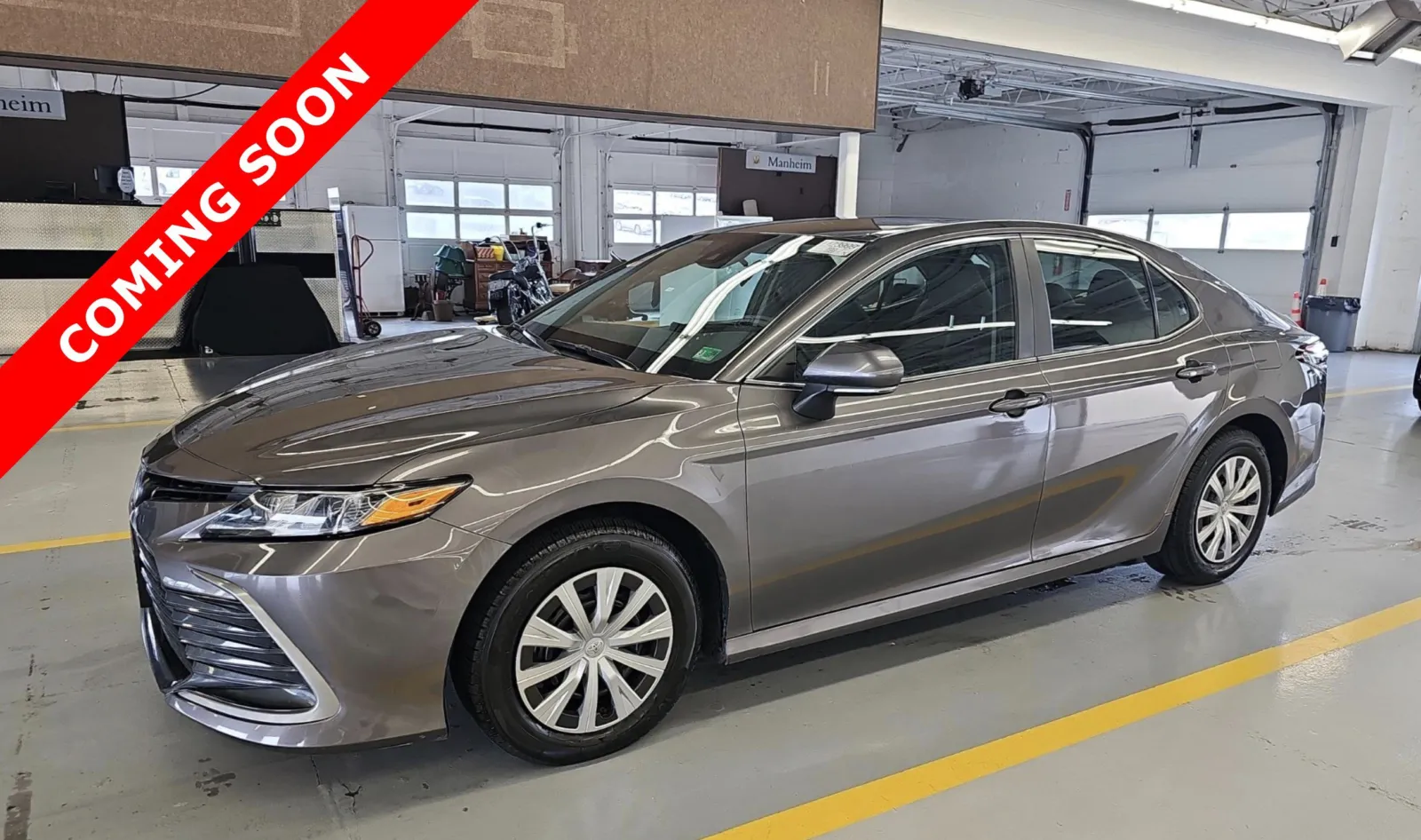 Gray 2023 Toyota Camry Hybrid LE for sale in Columbus, OH