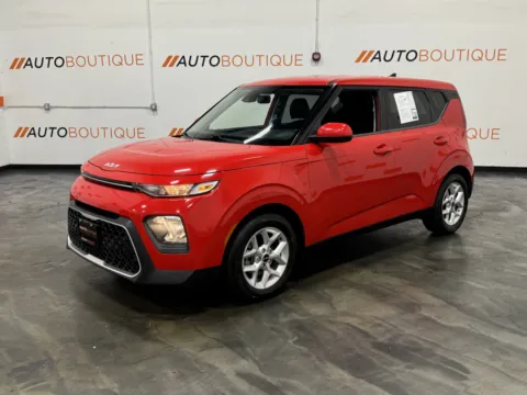 More photos of 2022 Kia Soul LX at Auto Boutique Ohio, OH