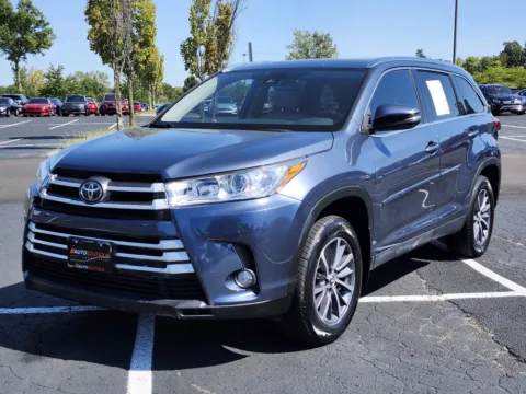 More photos of 2019 Toyota Highlander XLE at Auto Boutique Ohio, OH
