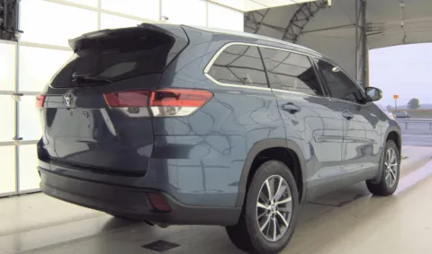More photos of 2019 Toyota Highlander XLE at Auto Boutique Ohio, OH