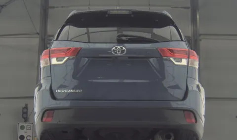 More photos of 2019 Toyota Highlander XLE at Auto Boutique Ohio, OH