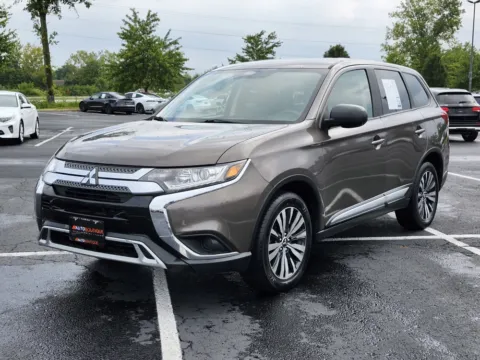 More photos of 2019 Mitsubishi Outlander ES at Auto Boutique Ohio, OH