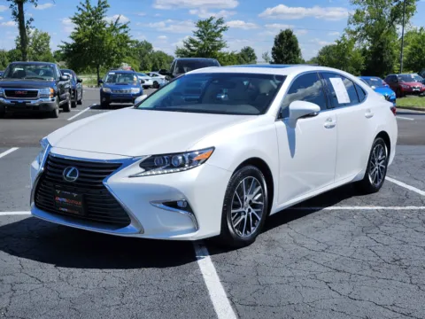 More photos of 2017 Lexus ES 350 at Auto Boutique Ohio, OH