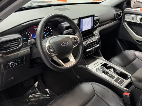 More photos of 2024 Ford Explorer Limited at Auto Boutique Ohio, OH