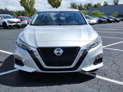 Another view of 2021 Nissan Altima 2.5 SV for sale in Columbus, OH at Auto Boutique Ohio
