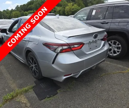 More photos of 2022 Toyota Camry SE at Auto Boutique Ohio, OH
