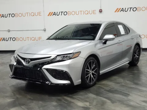 More photos of 2022 Toyota Camry SE at Auto Boutique Ohio, OH