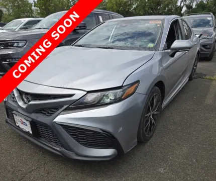 Silver 2022 Toyota Camry SE for sale in Columbus, OH