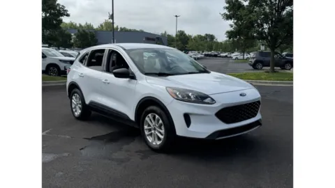 White 2022 Ford Escape SE Hybrid for sale in Columbus, OH