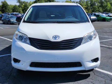 More photos of 2014 Toyota Sienna L at Auto Boutique Ohio, OH