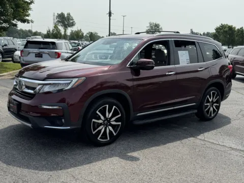 More photos of 2021 Honda Pilot Touring 7-Passenger at Auto Boutique Ohio, OH