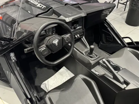 More photos of 2025 POLARIS SLINGHOT S MANUAL at Auto Boutique Ohio, OH