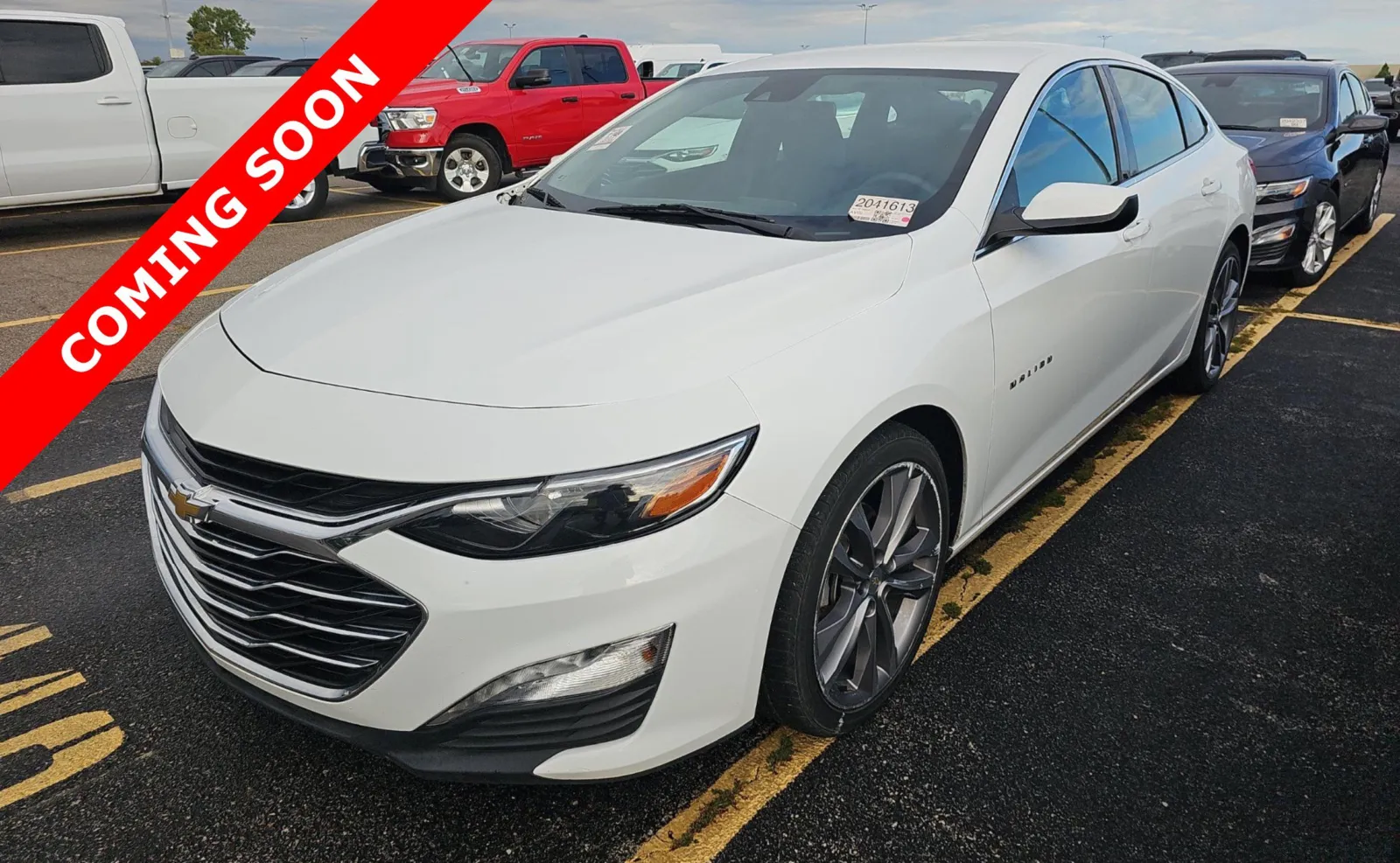 White 2023 Chevrolet Malibu LT for sale in Columbus, OH