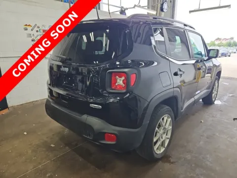 More photos of 2022 Jeep Renegade Latitude at Auto Boutique Ohio, OH