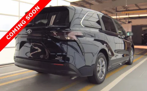 More photos of 2024 Toyota Sienna XLE at Auto Boutique Ohio, OH