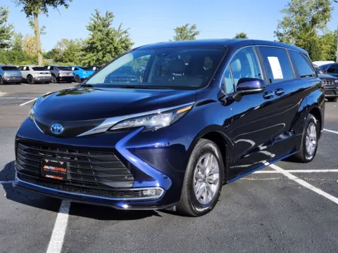 More photos of 2024 Toyota Sienna XLE at Auto Boutique Ohio, OH