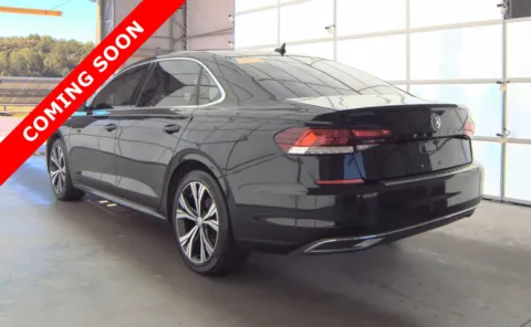 More photos of 2022 Volkswagen Passat 2.0T SE at Auto Boutique Ohio, OH