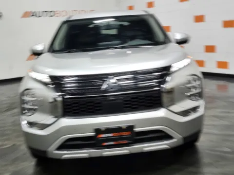Another view of 2024 Mitsubishi Outlander SE for sale in Columbus, OH at Auto Boutique Ohio