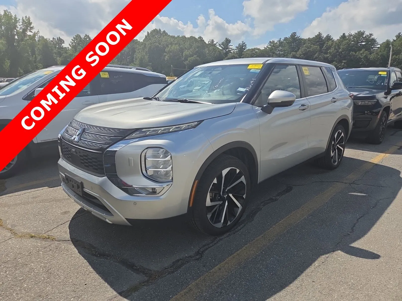 Silver 2024 Mitsubishi Outlander SE for sale in Columbus, OH