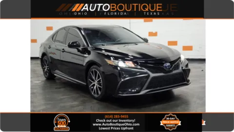 Black 2021 Toyota Camry Hybrid SE for sale in Columbus, OH