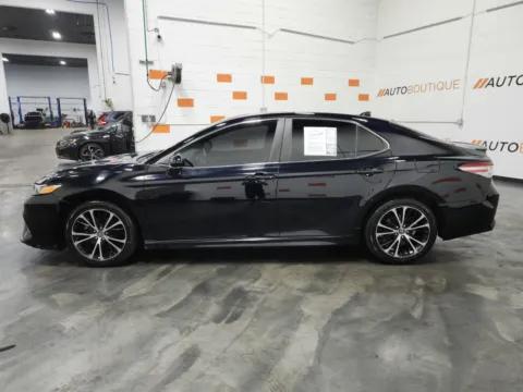 More photos of 2020 Toyota Camry SE at Auto Boutique Ohio, OH
