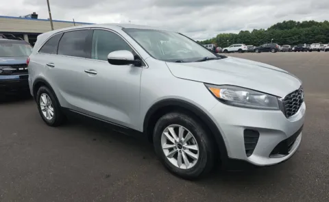 Another view of 2019 Kia Sorento LX V6 for sale in Columbus, OH at Auto Boutique Ohio