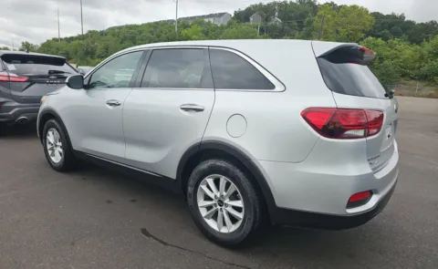 More photos of 2019 Kia Sorento LX V6 at Auto Boutique Ohio, OH