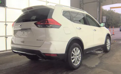 More photos of 2017 Nissan Rogue SV at Auto Boutique Ohio, OH