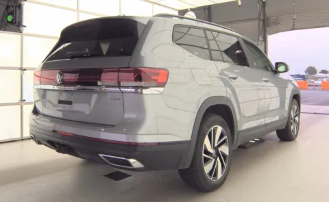 More photos of 2024 Volkswagen Atlas 2.0T SE w/Technology at Auto Boutique Ohio, OH