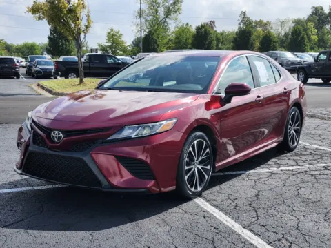 More photos of 2018 Toyota Camry SE at Auto Boutique Ohio, OH