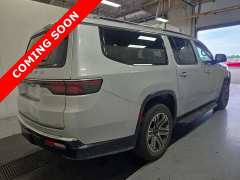 More photos of 2023 Jeep Wagoneer L Series II at Auto Boutique Ohio, OH