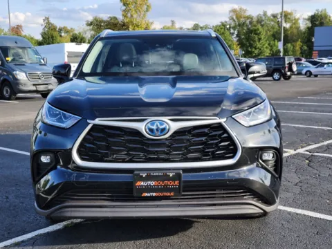 Another view of 2023 Toyota Highlander Hybrid Bronze Edition for sale in Columbus, OH at Auto Boutique Ohio