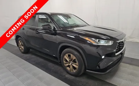 Another view of 2023 Toyota Highlander Hybrid Bronze Edition for sale in Columbus, OH at Auto Boutique Ohio