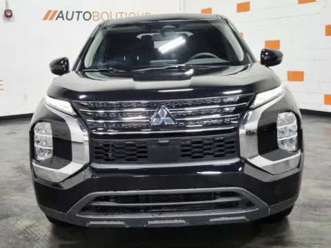 Another view of 2024 Mitsubishi Outlander ES for sale in Columbus, OH at Auto Boutique Ohio