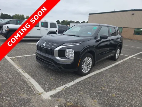 Black 2024 Mitsubishi Outlander ES for sale in Columbus, OH