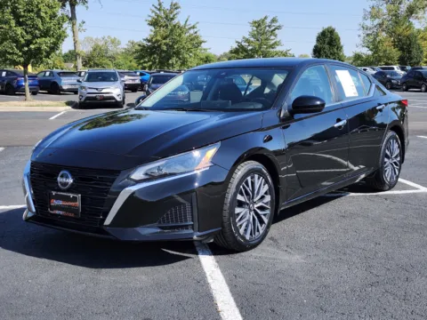 More photos of 2023 Nissan Altima 2.5 SV at Auto Boutique Ohio, OH