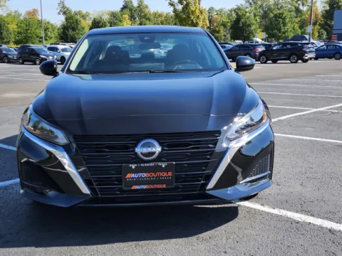 Another view of 2023 Nissan Altima 2.5 SV for sale in Columbus, OH at Auto Boutique Ohio