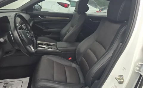 More photos of 2020 Honda Accord Sedan Sport at Auto Boutique Ohio, OH