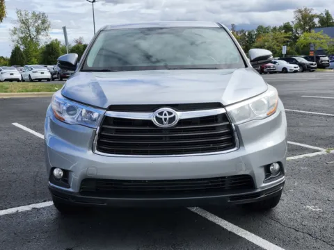 Another view of 2015 Toyota Highlander LE for sale in Columbus, OH at Auto Boutique Ohio