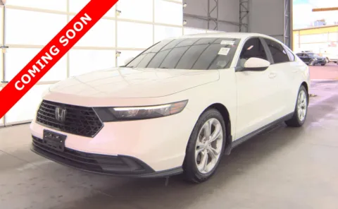 White 2023 Honda Accord Sedan LX for sale in Columbus, OH