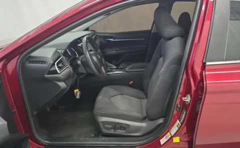 More photos of 2018 Toyota Camry LE at Auto Boutique Ohio, OH